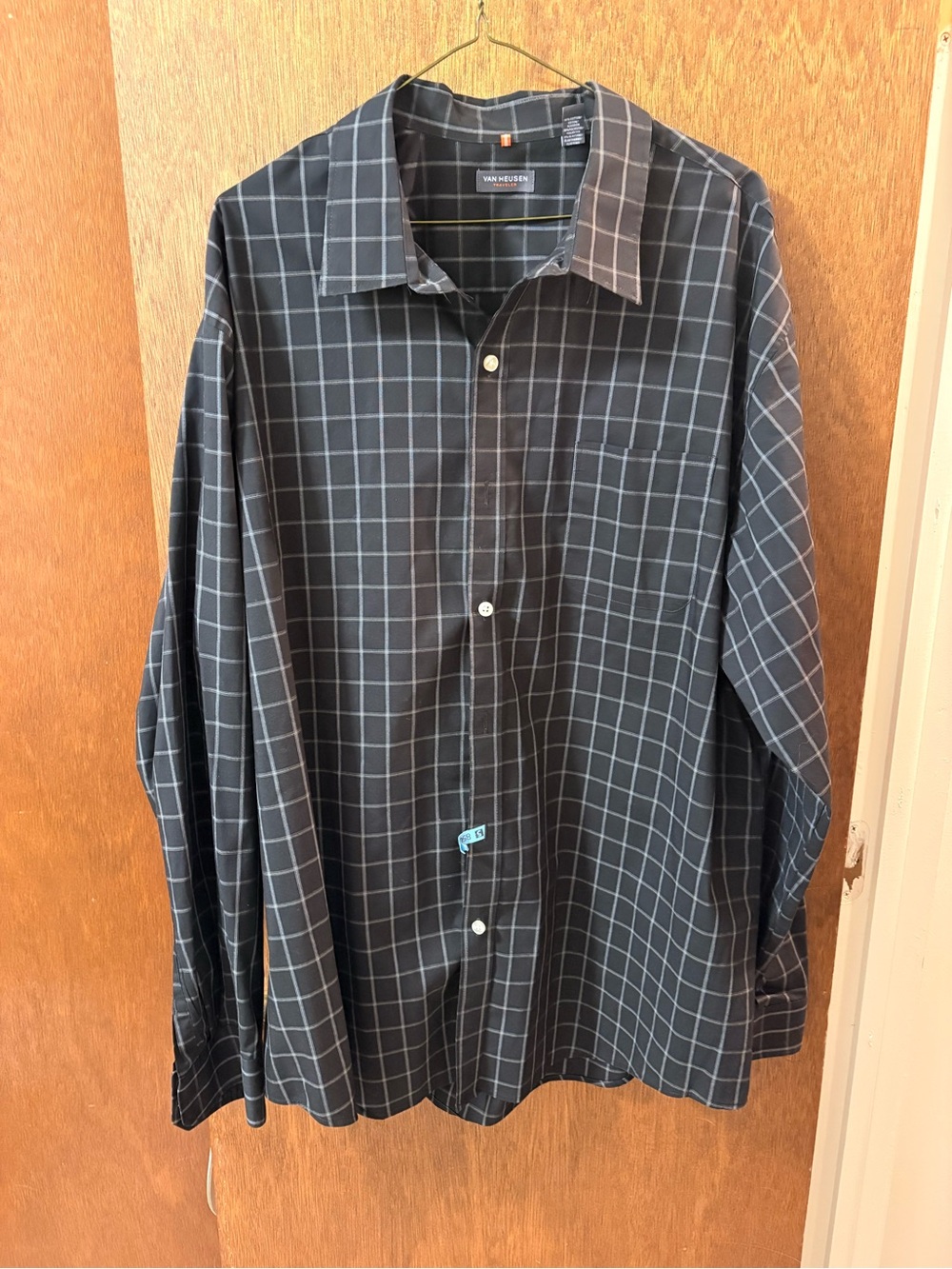 Van Heusen Men's Black Windowpane Button-Down Shirt(bc20)